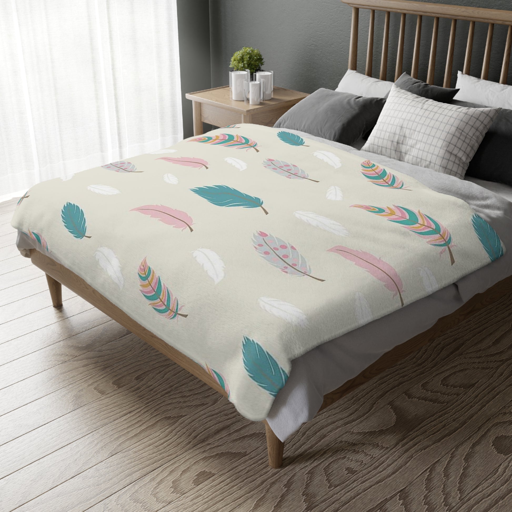 Cozy Velveteen Blanket with Feather Print