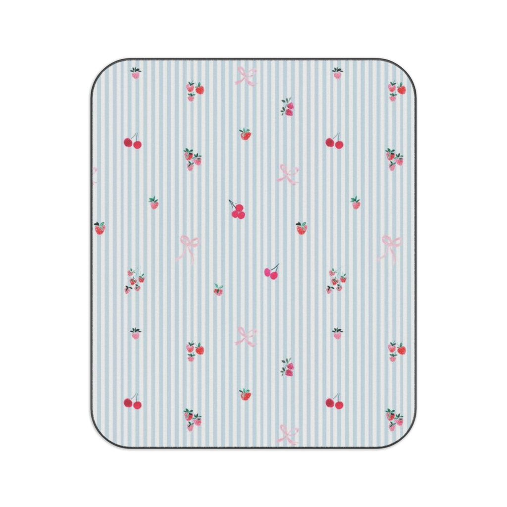 Charming Picnic Blanket - Floral Design